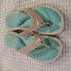 nike thong sandals